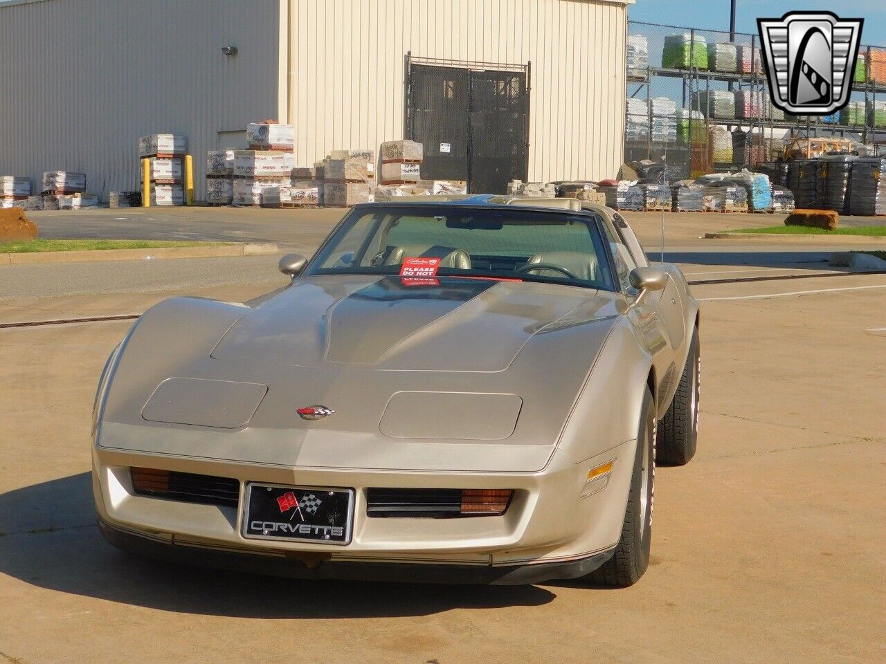 Chevrolet-Corvette-Coupe-1982-9