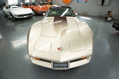 Chevrolet-Corvette-Coupe-1982-Gold-Gold-414-2