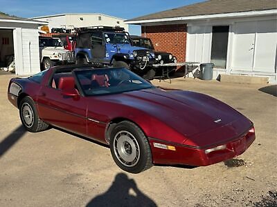 Chevrolet-Corvette-Coupe-1985-Burgundy-Burgundy-105583-3