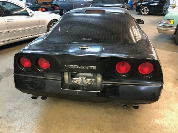 Chevrolet-Corvette-Coupe-1986-Black-Black-128543-1