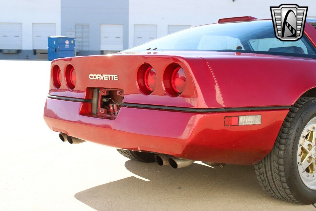 Chevrolet-Corvette-Coupe-1986-Red-Red-259203-10