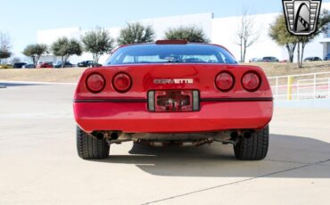 Chevrolet-Corvette-Coupe-1986-Red-Red-259203-5