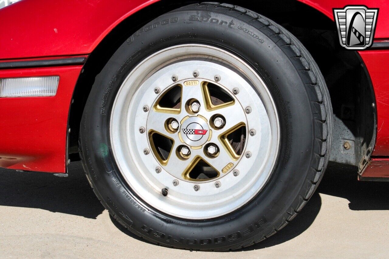 Chevrolet-Corvette-Coupe-1986-Red-Red-259203-6