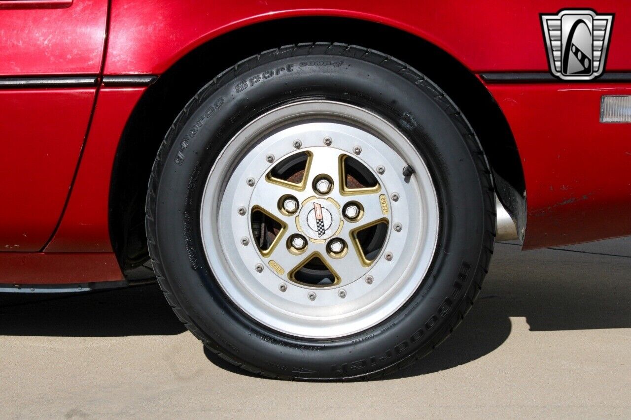 Chevrolet-Corvette-Coupe-1986-Red-Red-259203-7