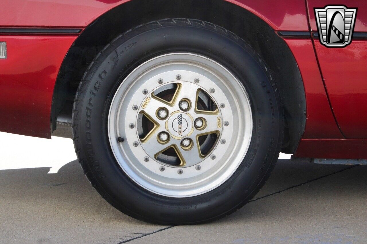 Chevrolet-Corvette-Coupe-1986-Red-Red-259203-8