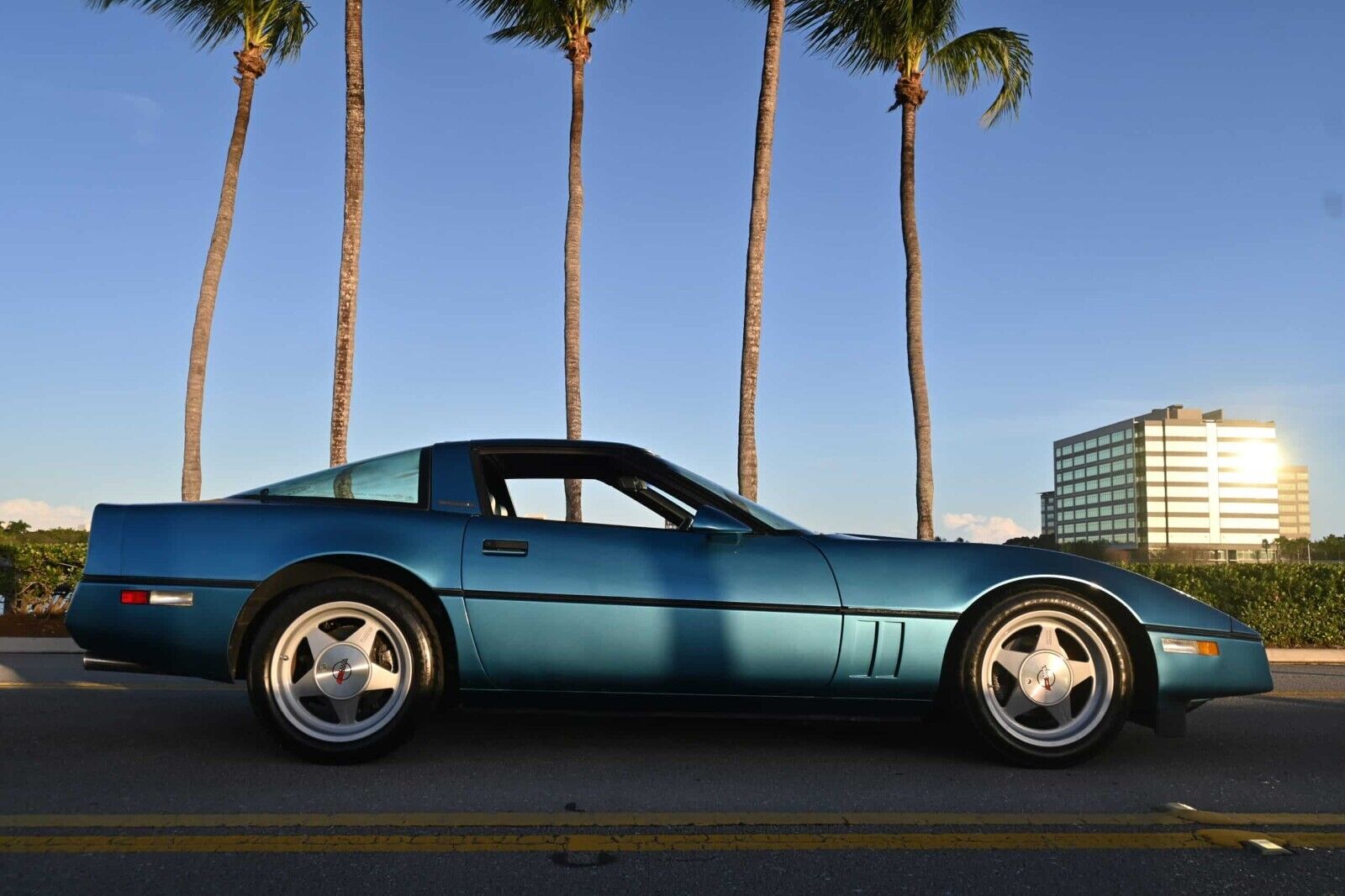 Chevrolet-Corvette-Coupe-1987-Blue-Blue-62019-2