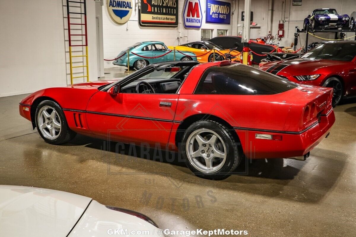 Chevrolet-Corvette-Coupe-1987-Red-Red-174804-11