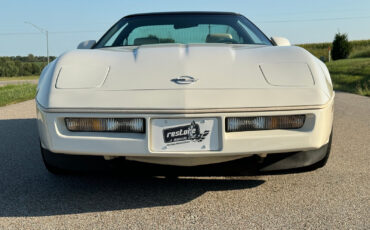 Chevrolet-Corvette-Coupe-1988-2