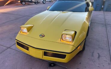 Chevrolet-Corvette-Coupe-1988-Yellow-Black-76122-11