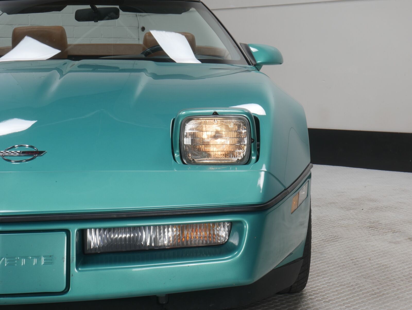 Chevrolet-Corvette-Coupe-1990-Turquoise-Brown-161779-7