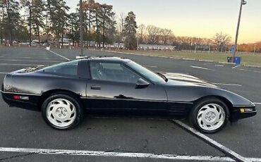 Chevrolet-Corvette-Coupe-1992-Black-Black-86905-5