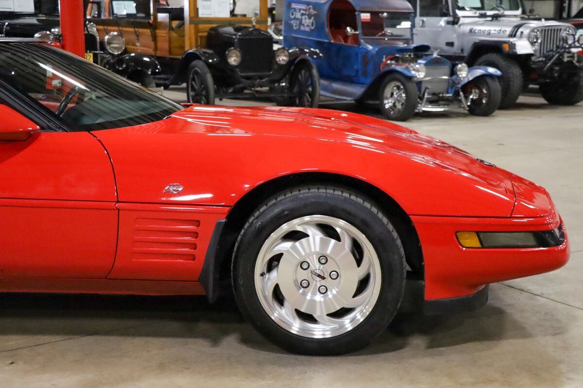 Chevrolet-Corvette-Coupe-1993-Red-Red-58410-10