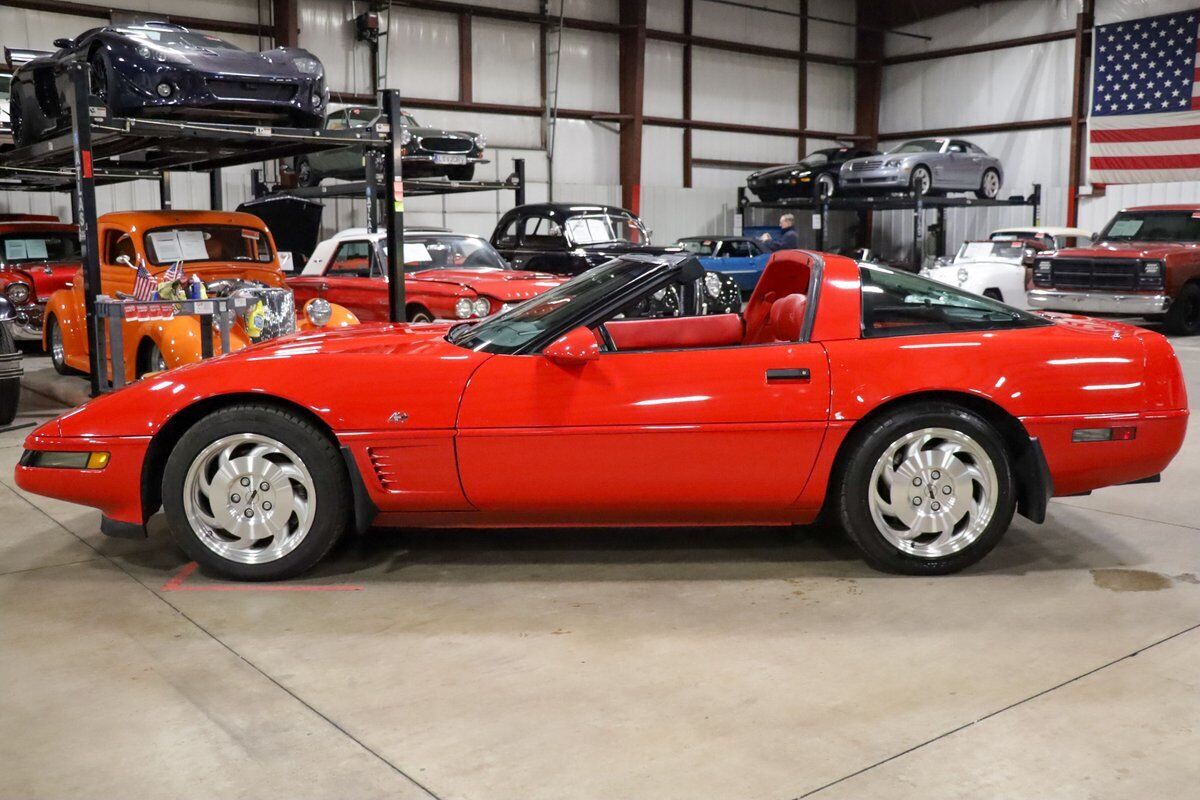 Chevrolet-Corvette-Coupe-1993-Red-Red-58410-3