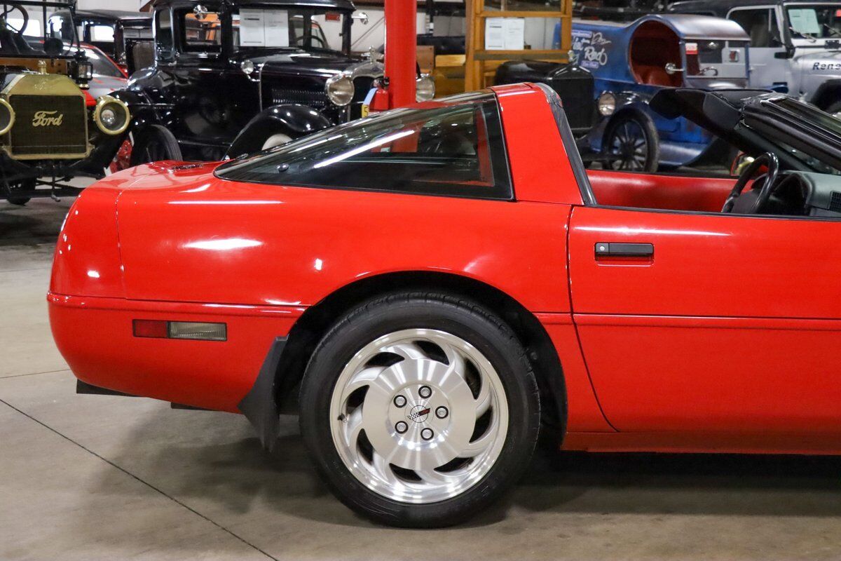 Chevrolet-Corvette-Coupe-1993-Red-Red-58410-8