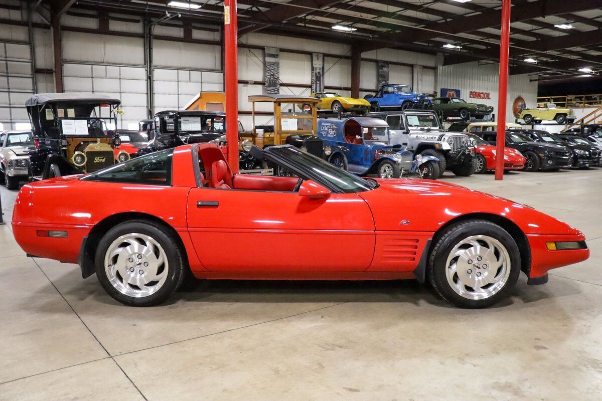 Chevrolet-Corvette-Coupe-1993-Red-Red-58410-9