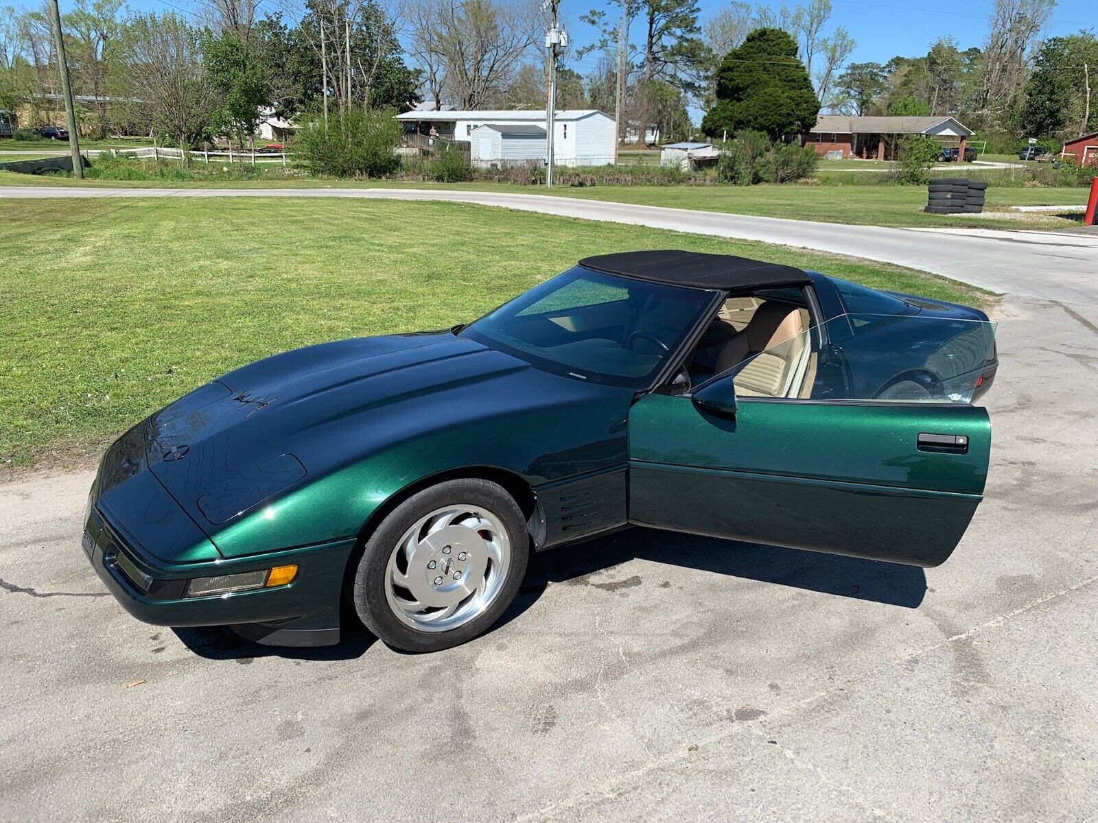 Chevrolet-Corvette-Coupe-1994-Green-Tan-72420-5