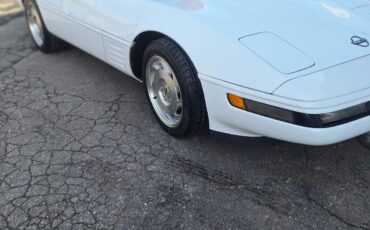 Chevrolet-Corvette-Coupe-1994-White-Black-101389-2