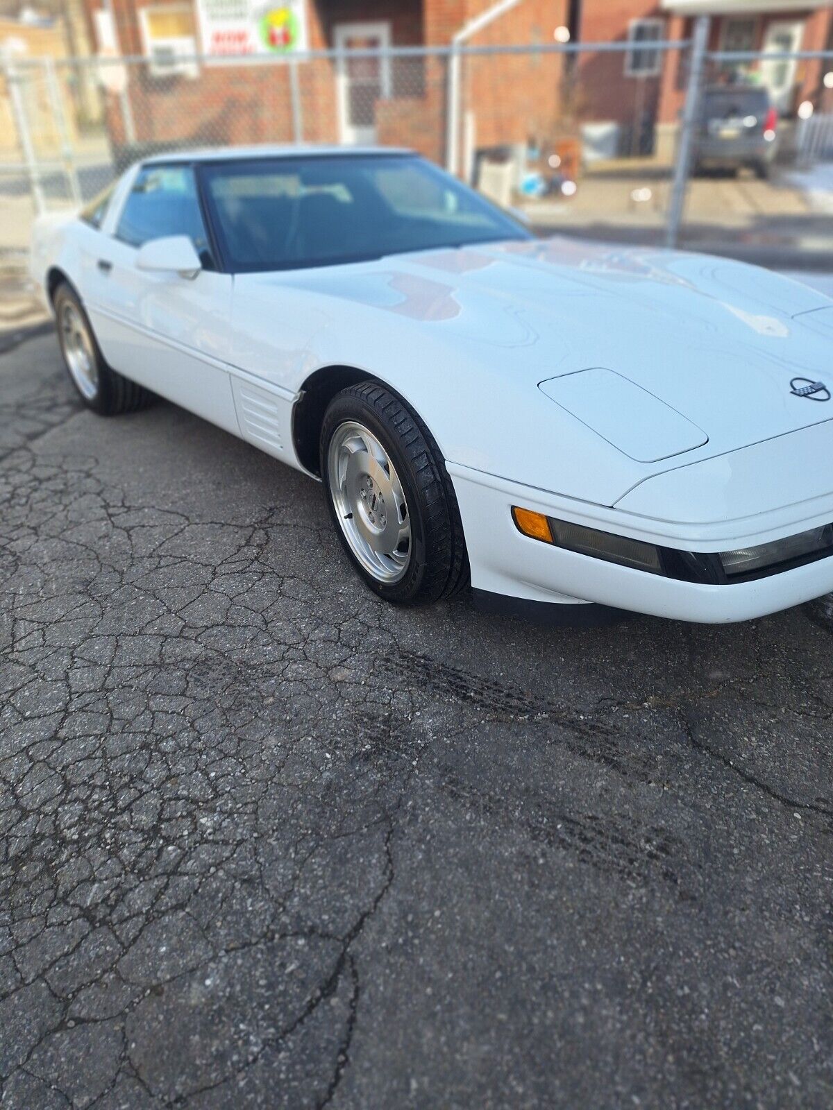 Chevrolet-Corvette-Coupe-1994-White-Black-101389-2