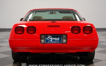 Chevrolet-Corvette-Coupe-1995-10