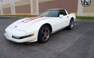 Chevrolet-Corvette-Coupe-1995-White-Black-106447-2