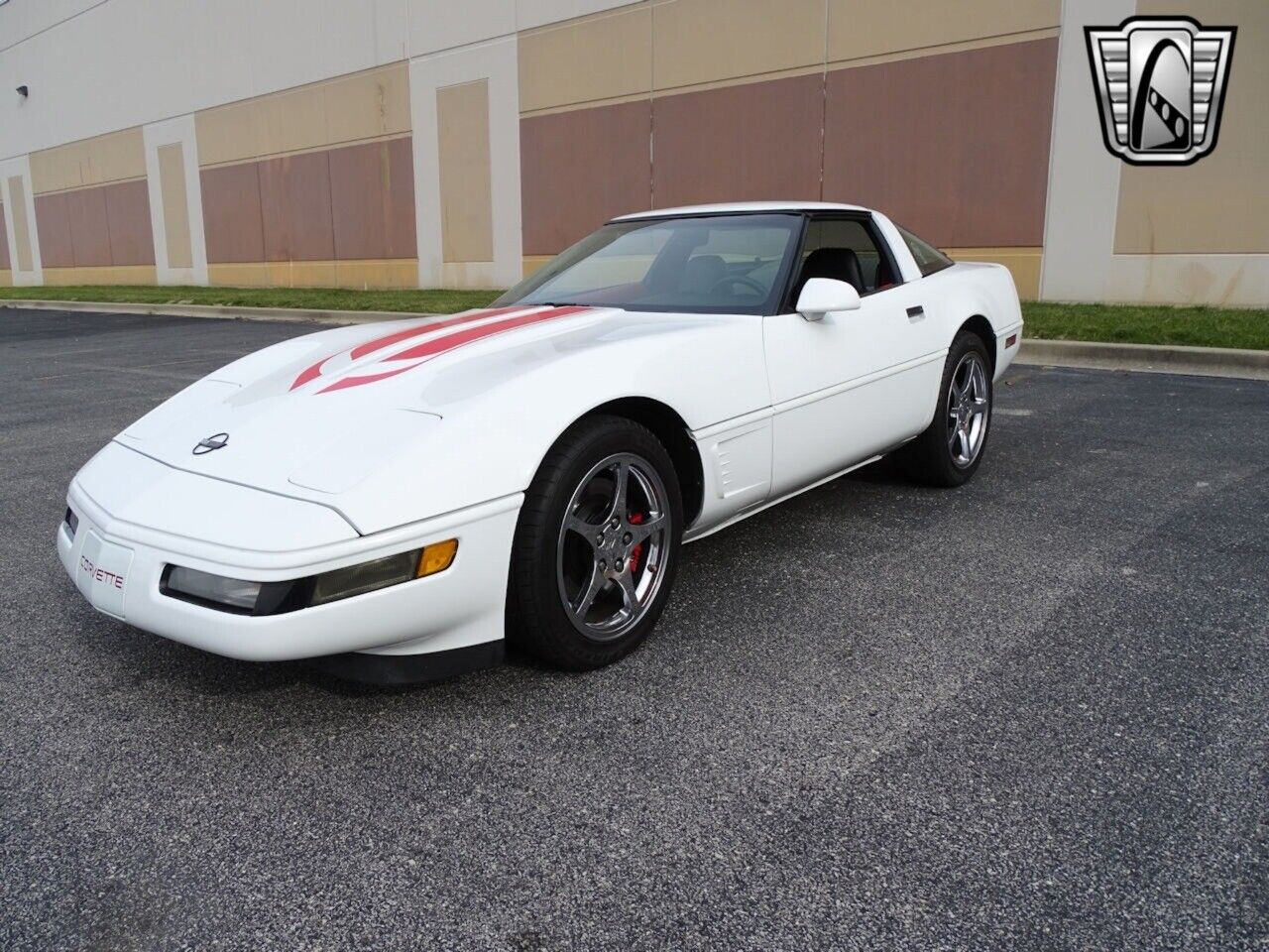 Chevrolet-Corvette-Coupe-1995-White-Black-106447-2