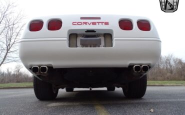 Chevrolet-Corvette-Coupe-1995-White-Black-106447-5