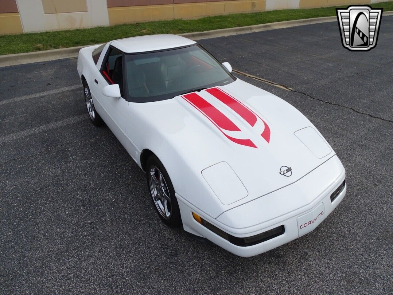 Chevrolet-Corvette-Coupe-1995-White-Black-106447-8