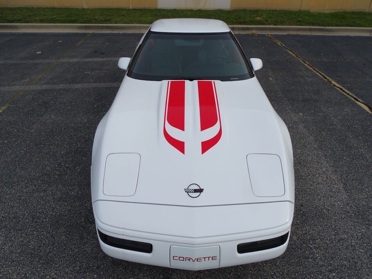 Chevrolet-Corvette-Coupe-1995-White-Black-106447-9