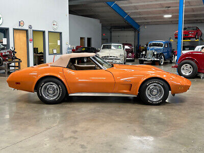 Chevrolet-Corvette-Stingray-Convertible-1974-1