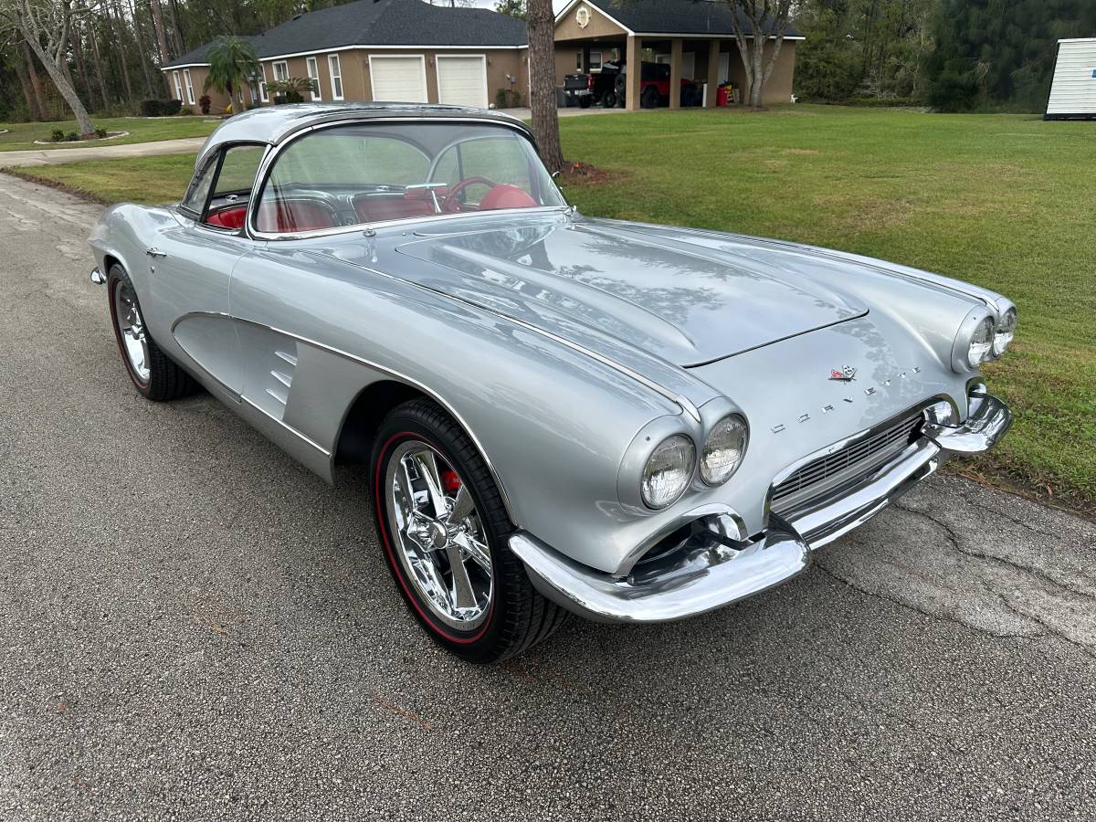 Chevrolet-Corvette-convertible-1961-18