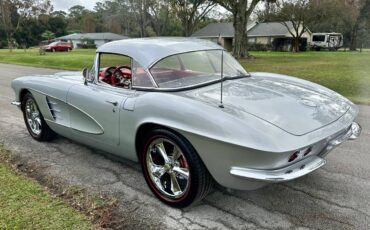 Chevrolet-Corvette-convertible-1961-4