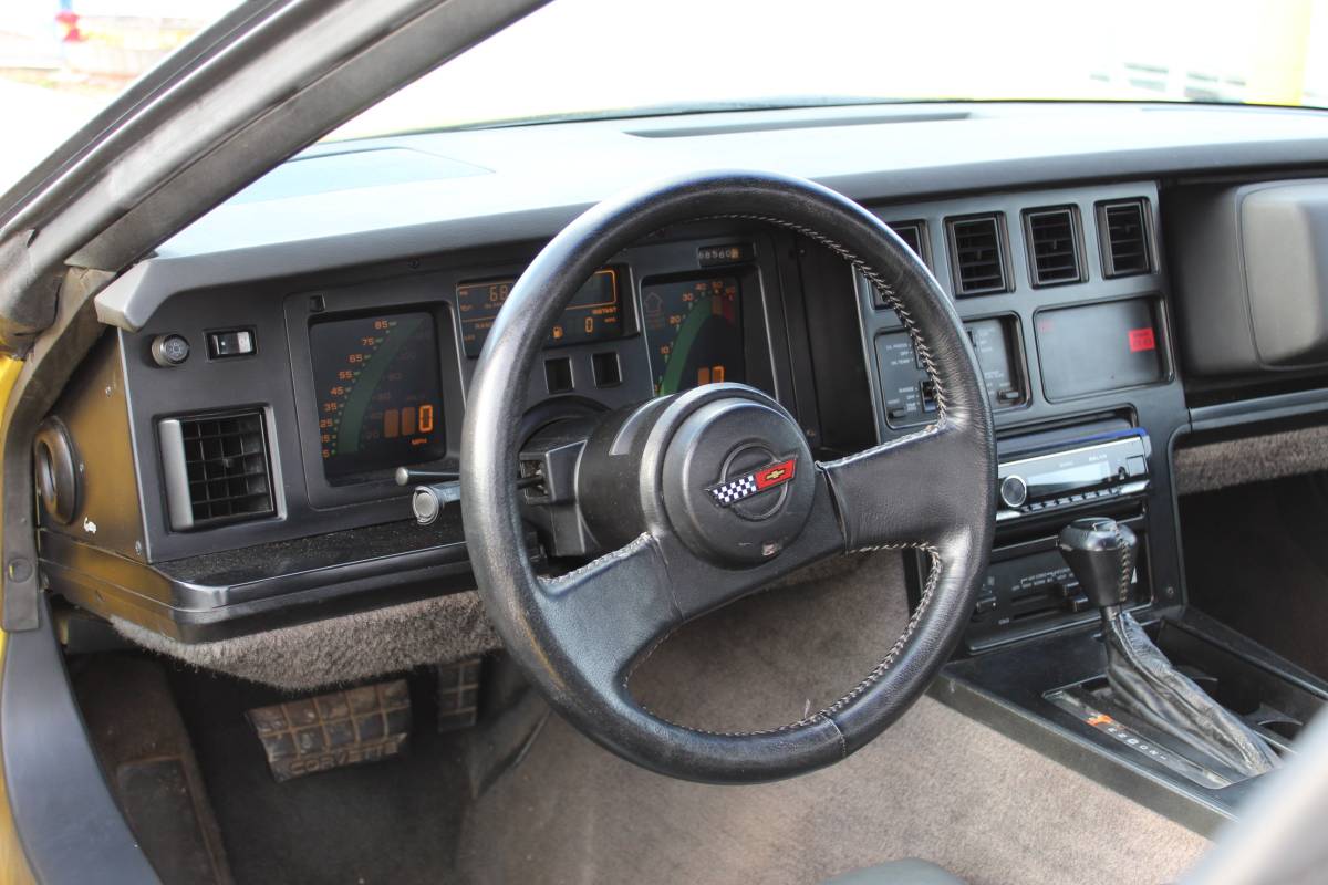 Chevrolet-Corvette-convertible-1986-5