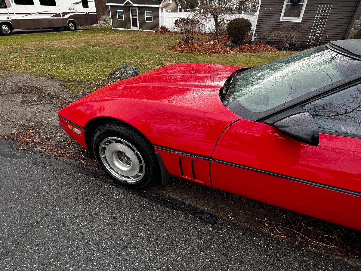 Chevrolet-Corvette-convertible-1987-red-143231-1