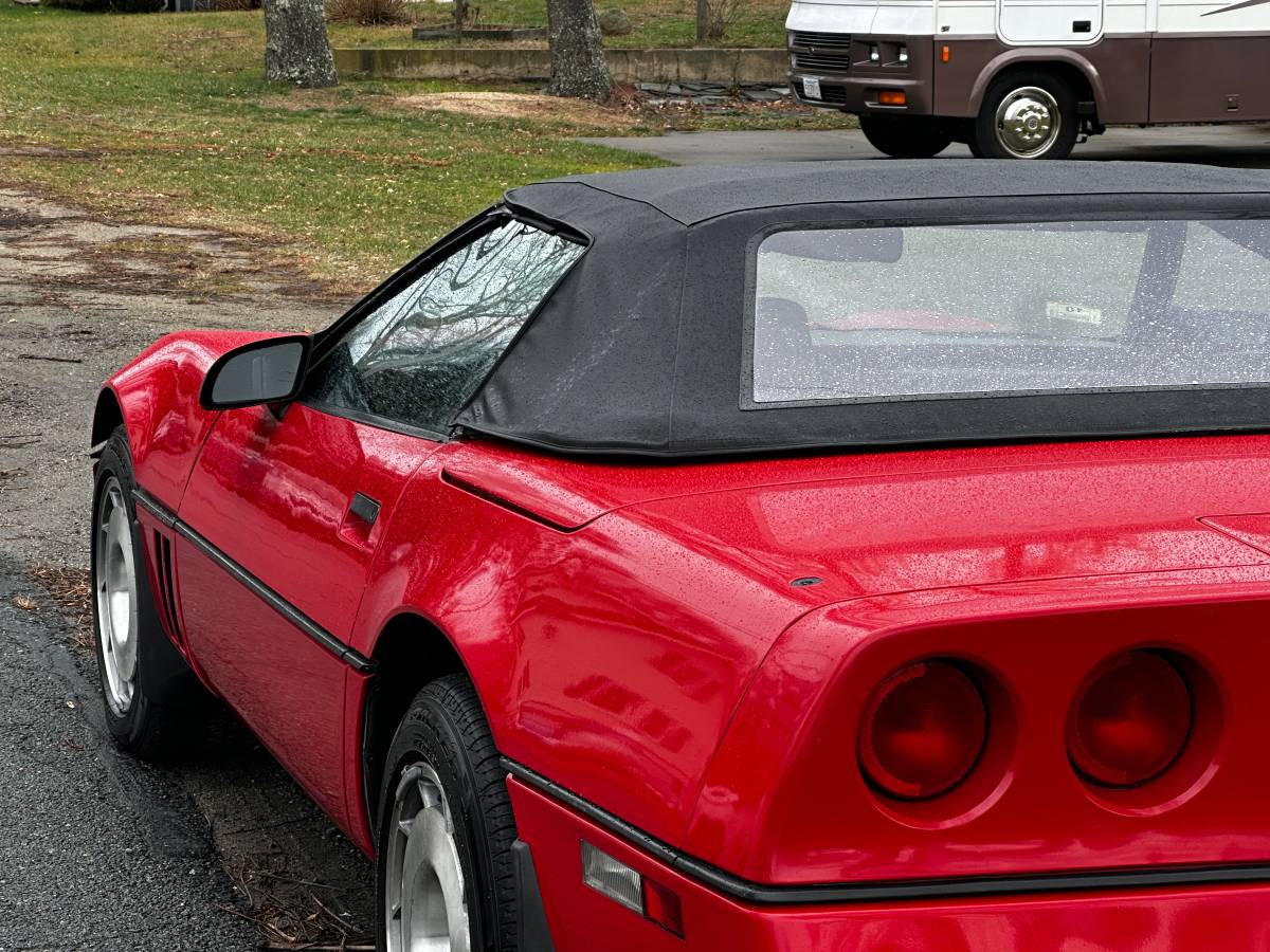 Chevrolet-Corvette-convertible-1987-red-143231-3