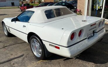 Chevrolet-Corvette-convertible-1989-3