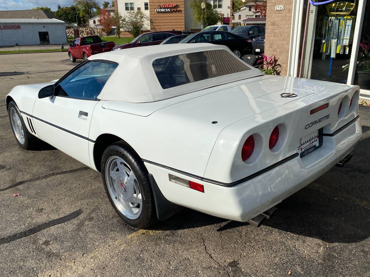 Chevrolet-Corvette-convertible-1989-3