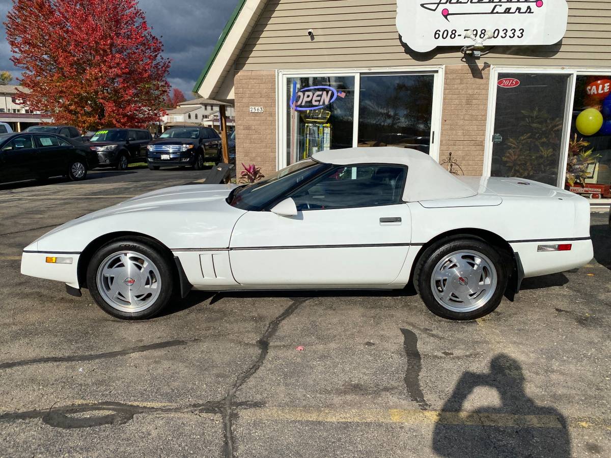 Chevrolet-Corvette-convertible-1989-4