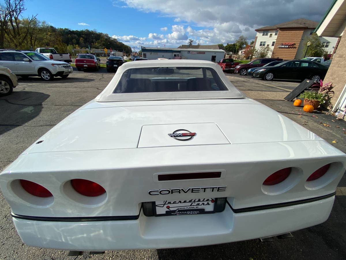 Chevrolet-Corvette-convertible-1989-9