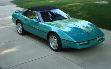 Chevrolet-Corvette-convertible-1990-1