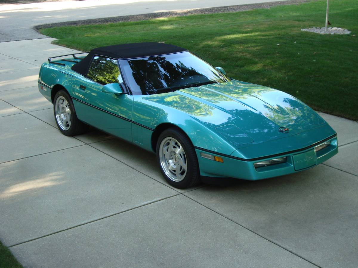 Chevrolet-Corvette-convertible-1990-1