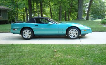 Chevrolet-Corvette-convertible-1990-3