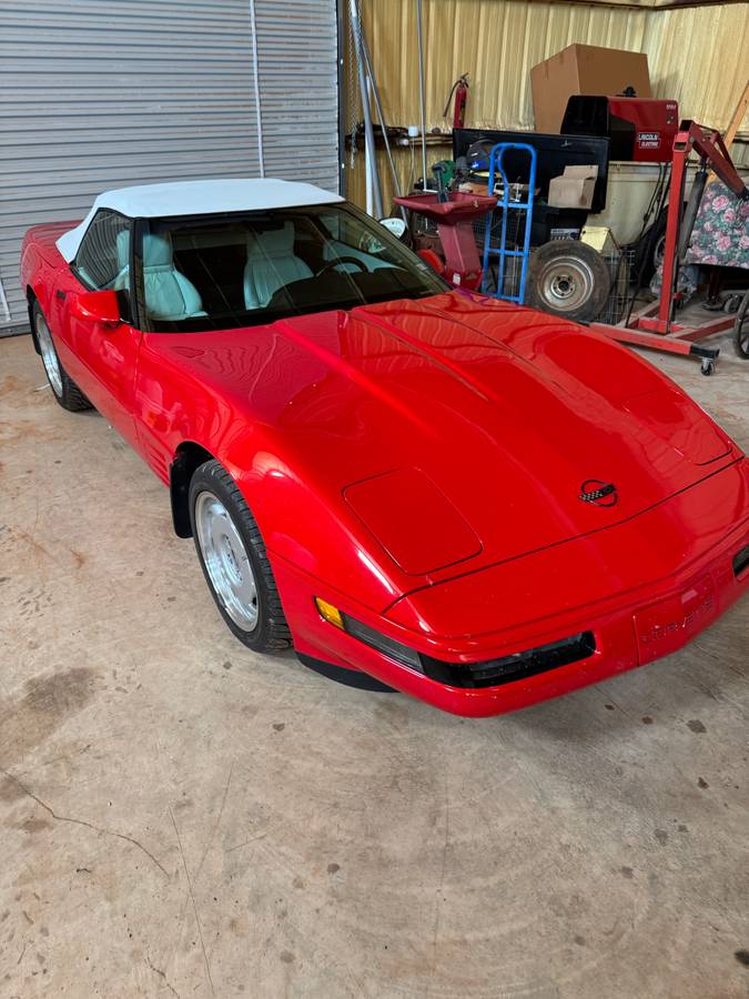 Chevrolet-Corvette-convertible-1992-2