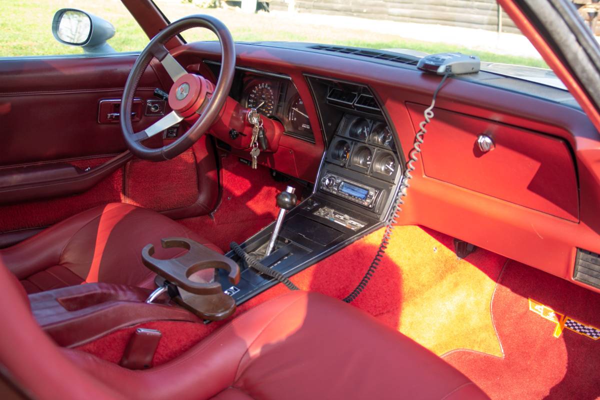 Chevrolet-Corvette-coupe-1982-8