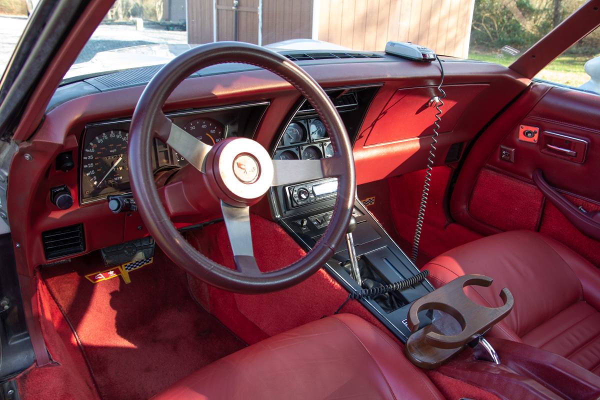 Chevrolet-Corvette-coupe-1982-9