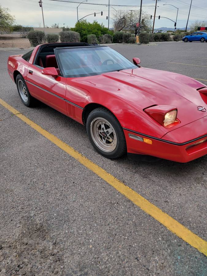 Chevrolet-Corvette-coupe-1985-11