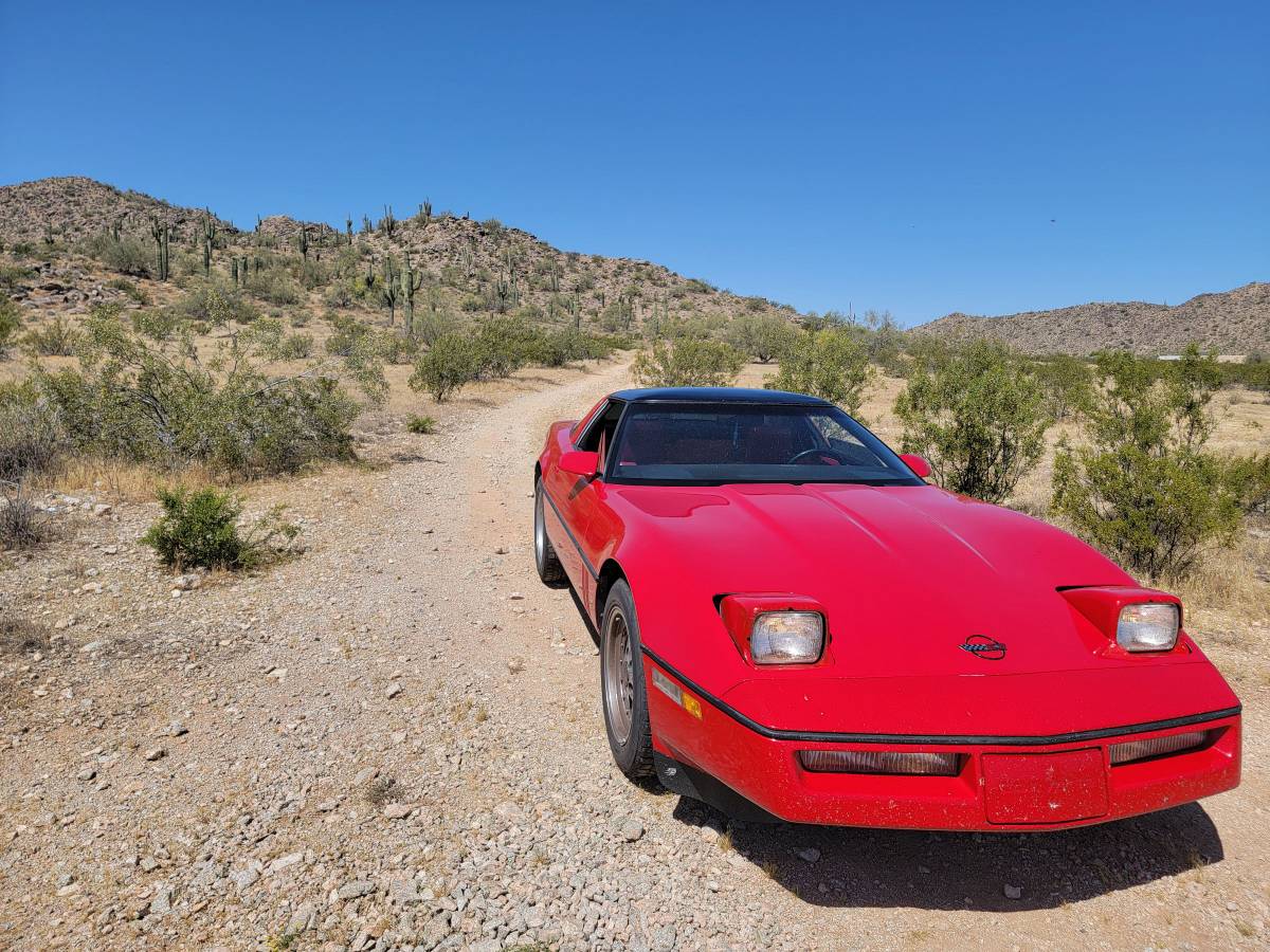 Chevrolet-Corvette-coupe-1985-8