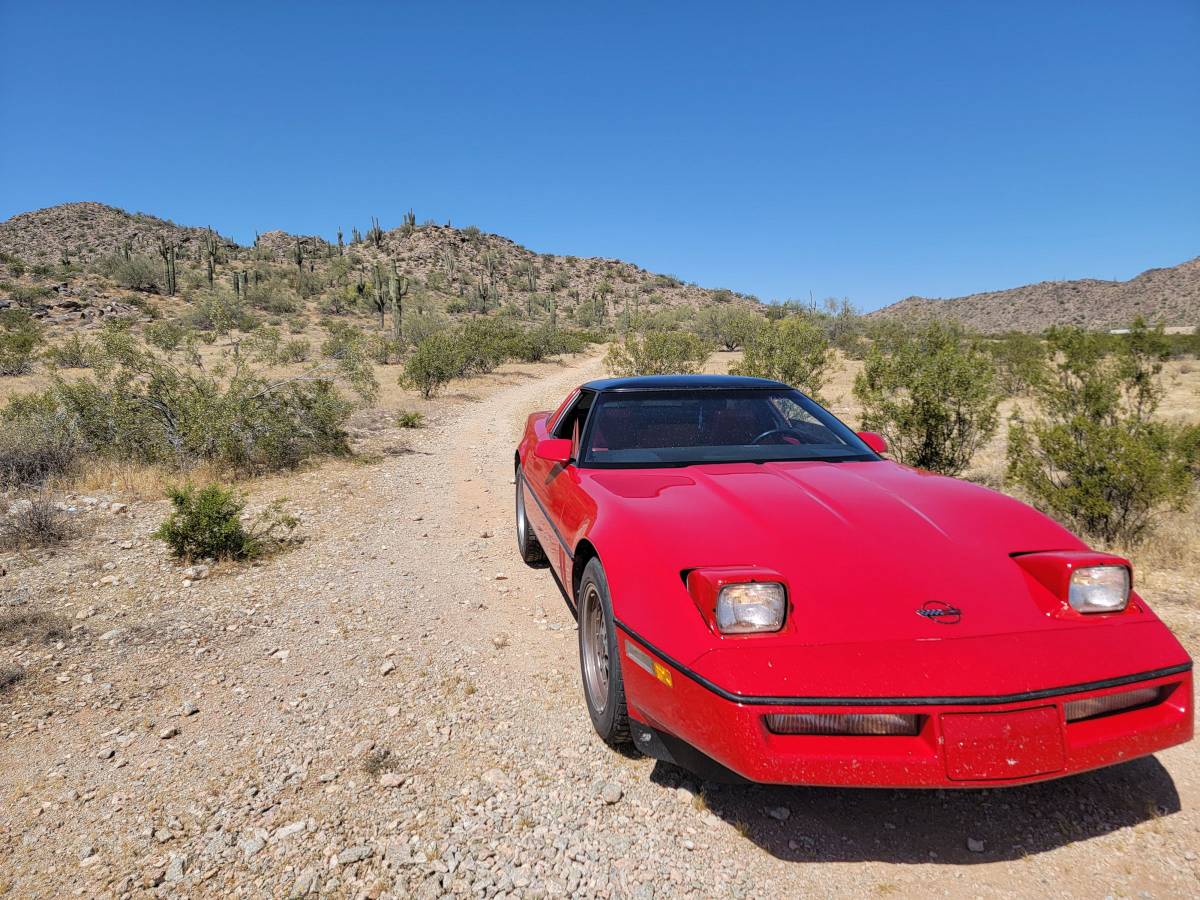 Chevrolet-Corvette-coupe-1985-9