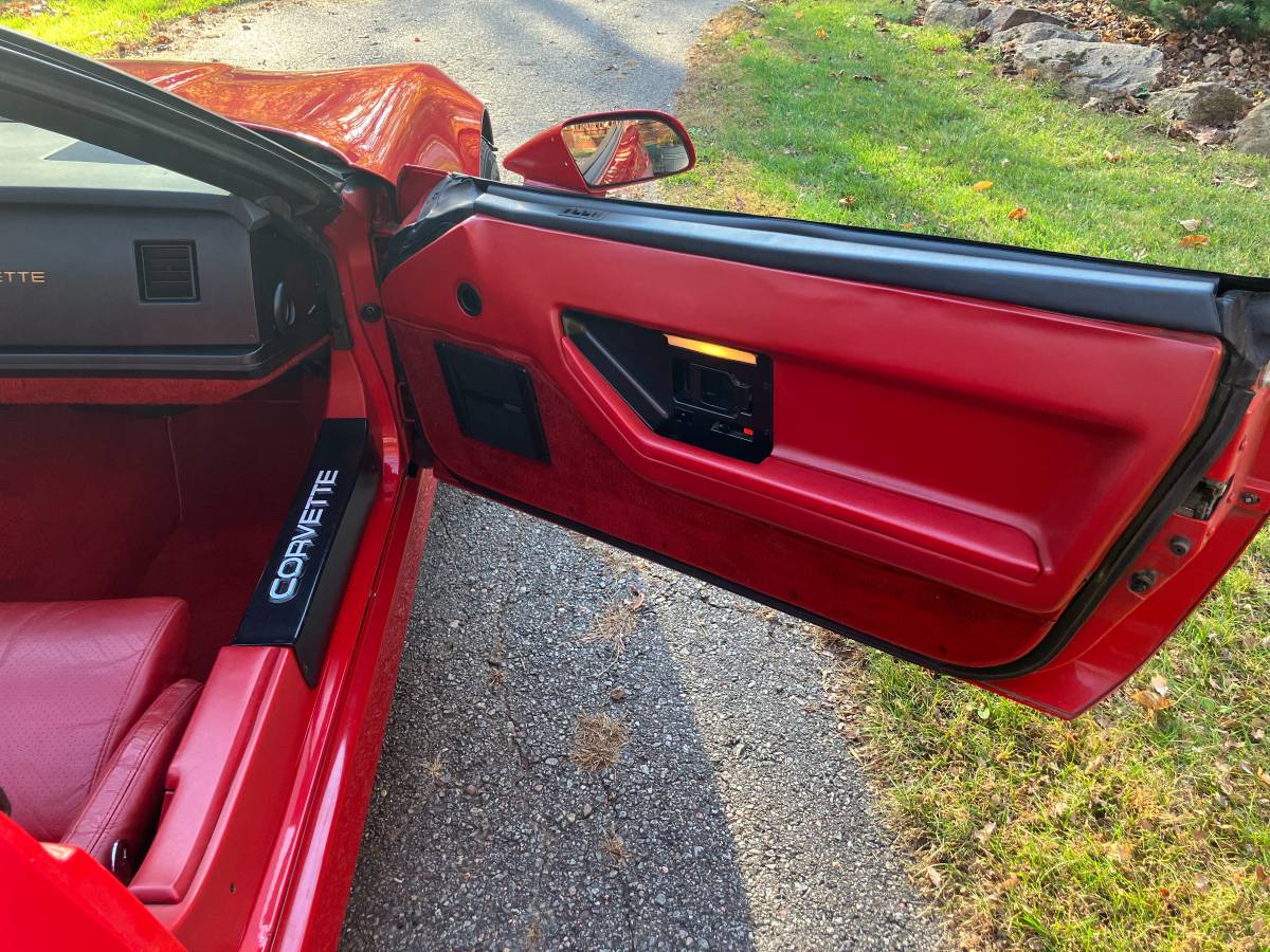 Chevrolet-Corvette-coupe-1986-5