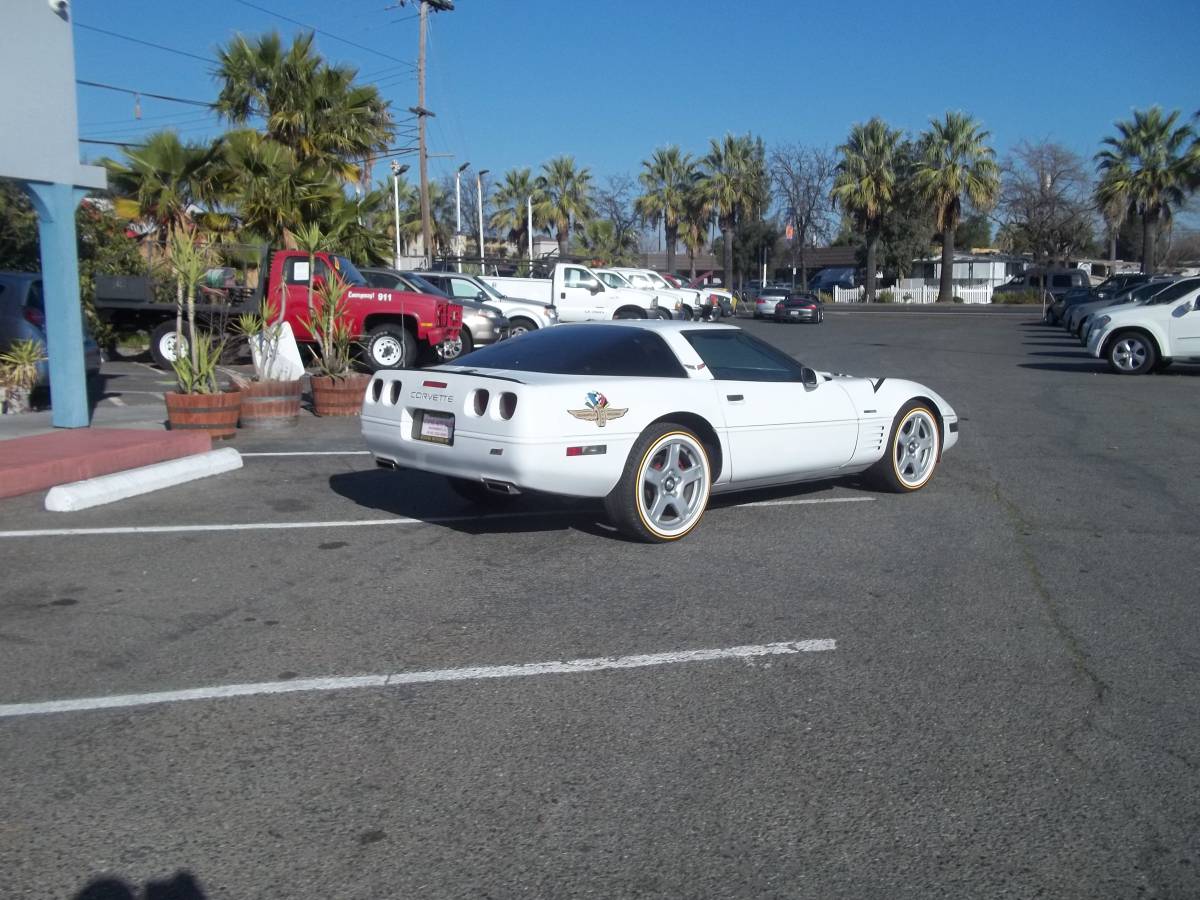 Chevrolet-Corvette-coupe-lt1-1991-260374-2