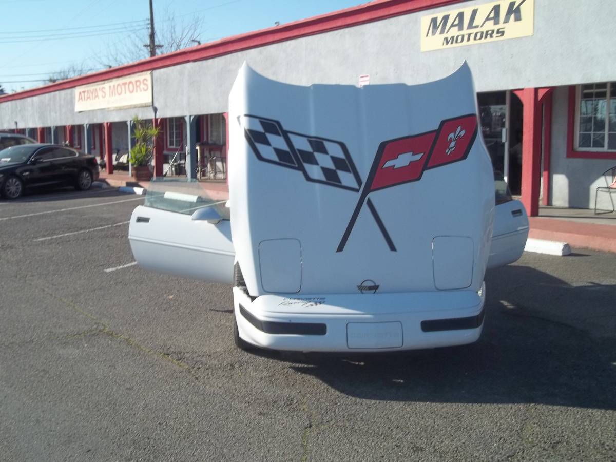 Chevrolet-Corvette-coupe-lt1-1991-260374-21